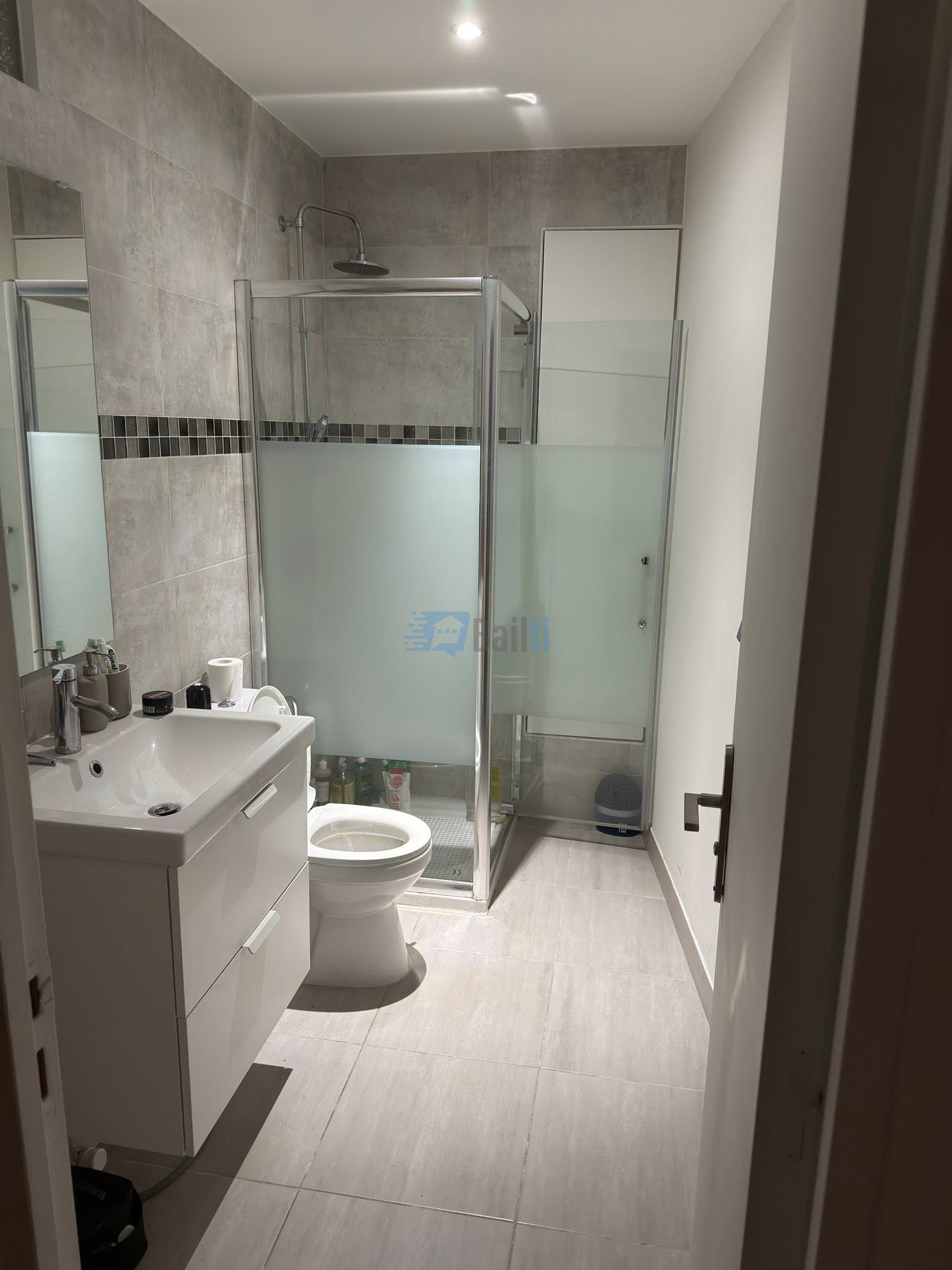 Sous location La Bâtie-Montgascon